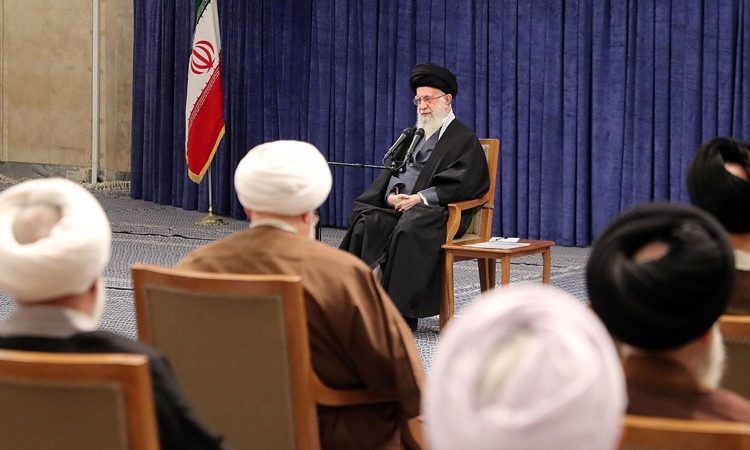 “Perlawanan Republik Islam Iran terhadap Front Arogan: Sebuah Tantangan bagi Demokrasi Barat”