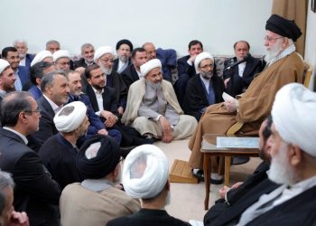 Ayatollah Sayyid Ali Khamenei: Nasib Bangsa Tidak Boleh Bergantung pada Perundingan