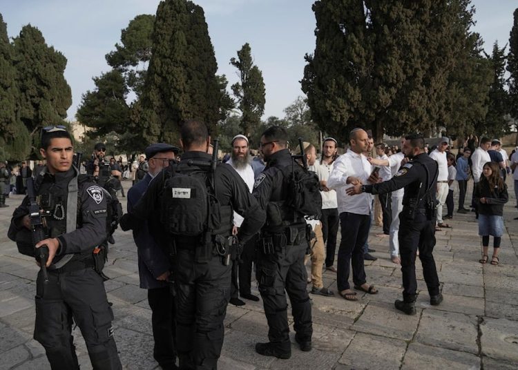 Ratusan Pemukim Israel Serbu Masjid Al-Aqsha di Hari Ketiga Paskah, Poros Perlawanan Peringatkan Bahaya Eskalasi